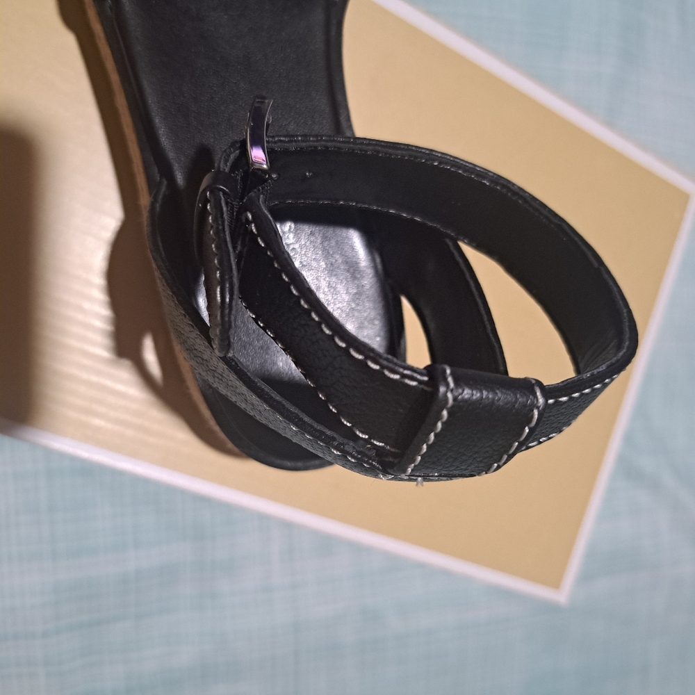 MICHAEL KORS SANDALS - Picture 3 of 6
